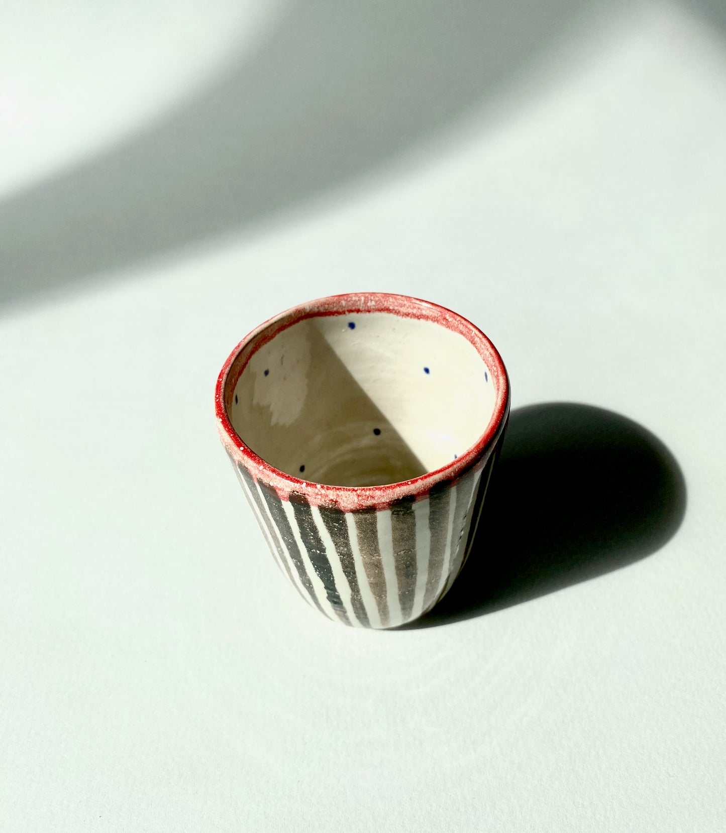 Steinzeugbecher