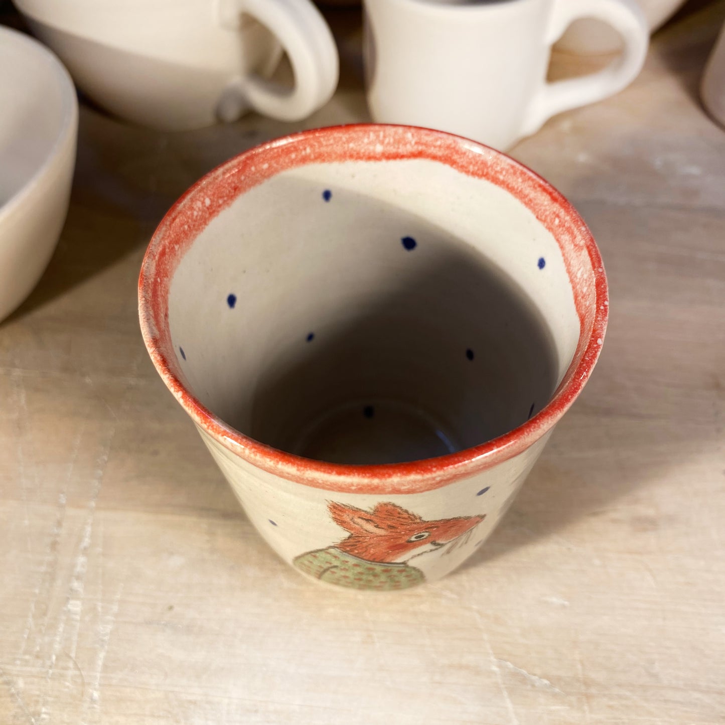 Becher mit Eichhorn