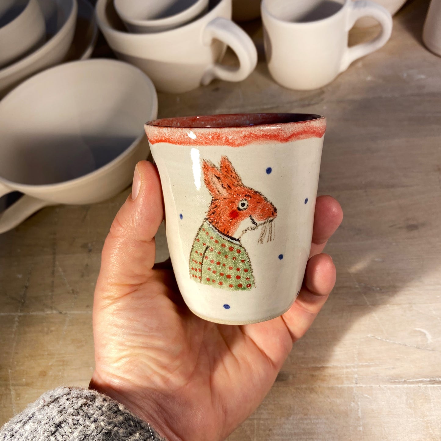 Becher mit Eichhorn