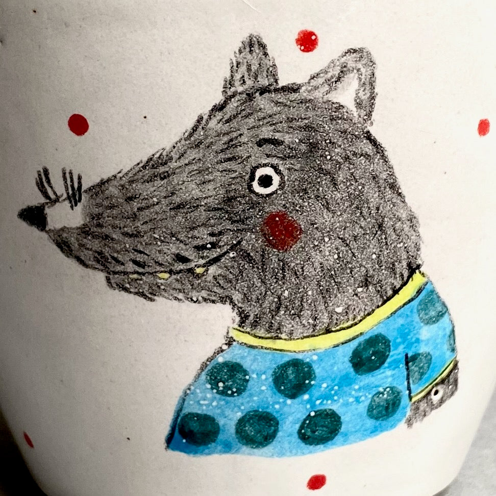 Becher "Wolf mit blauem T-Shirt"
