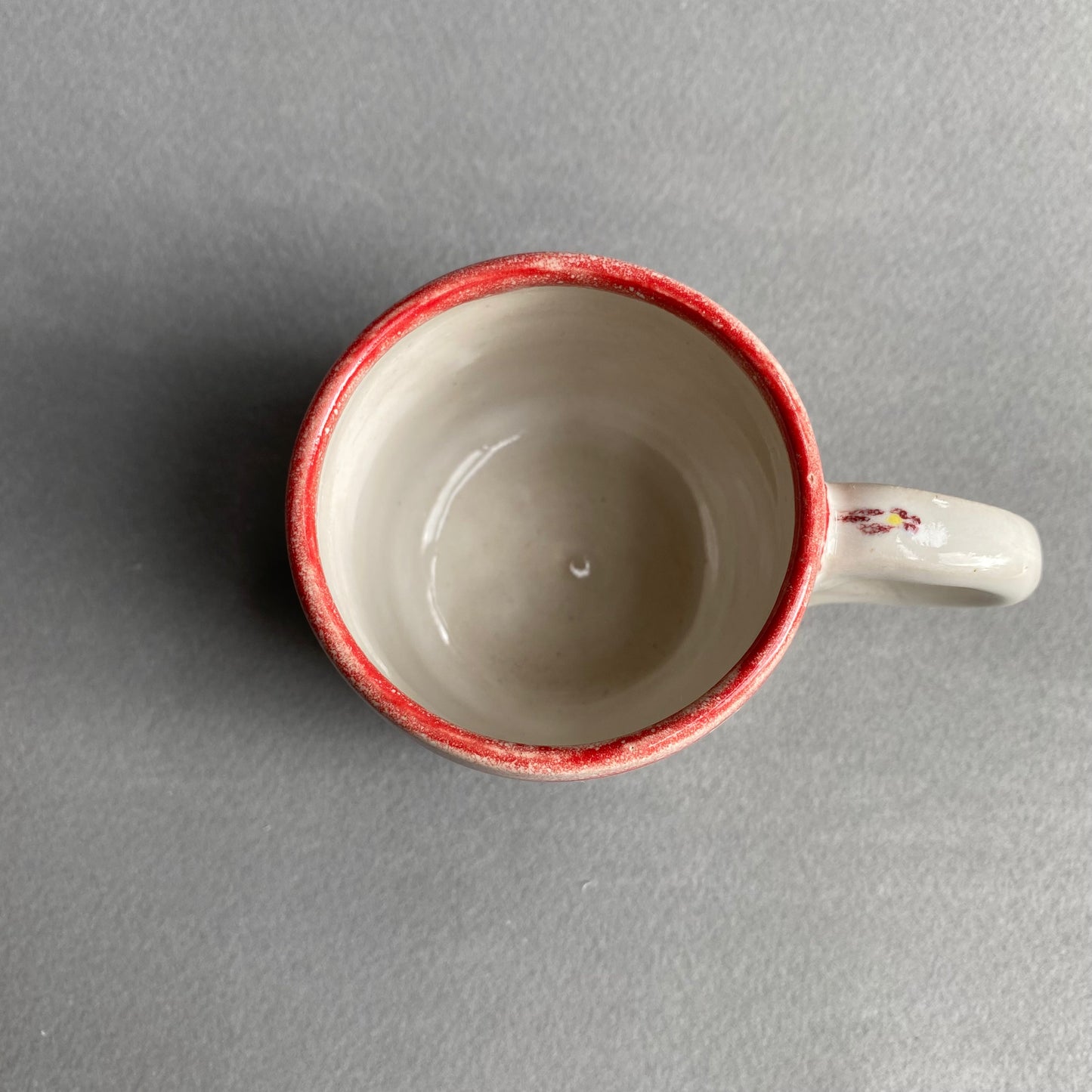 Tasse mit Tierchen